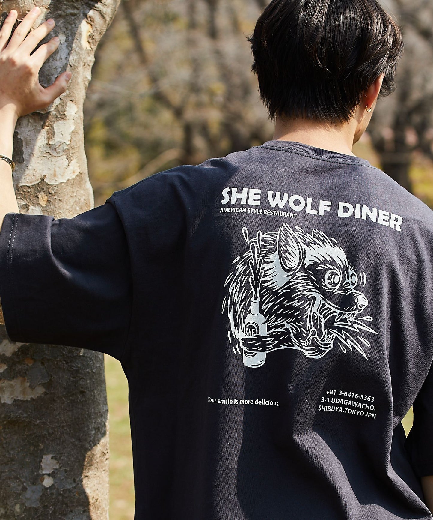 SHE WOLF DINER × FREAK'S STORE 別注版tee