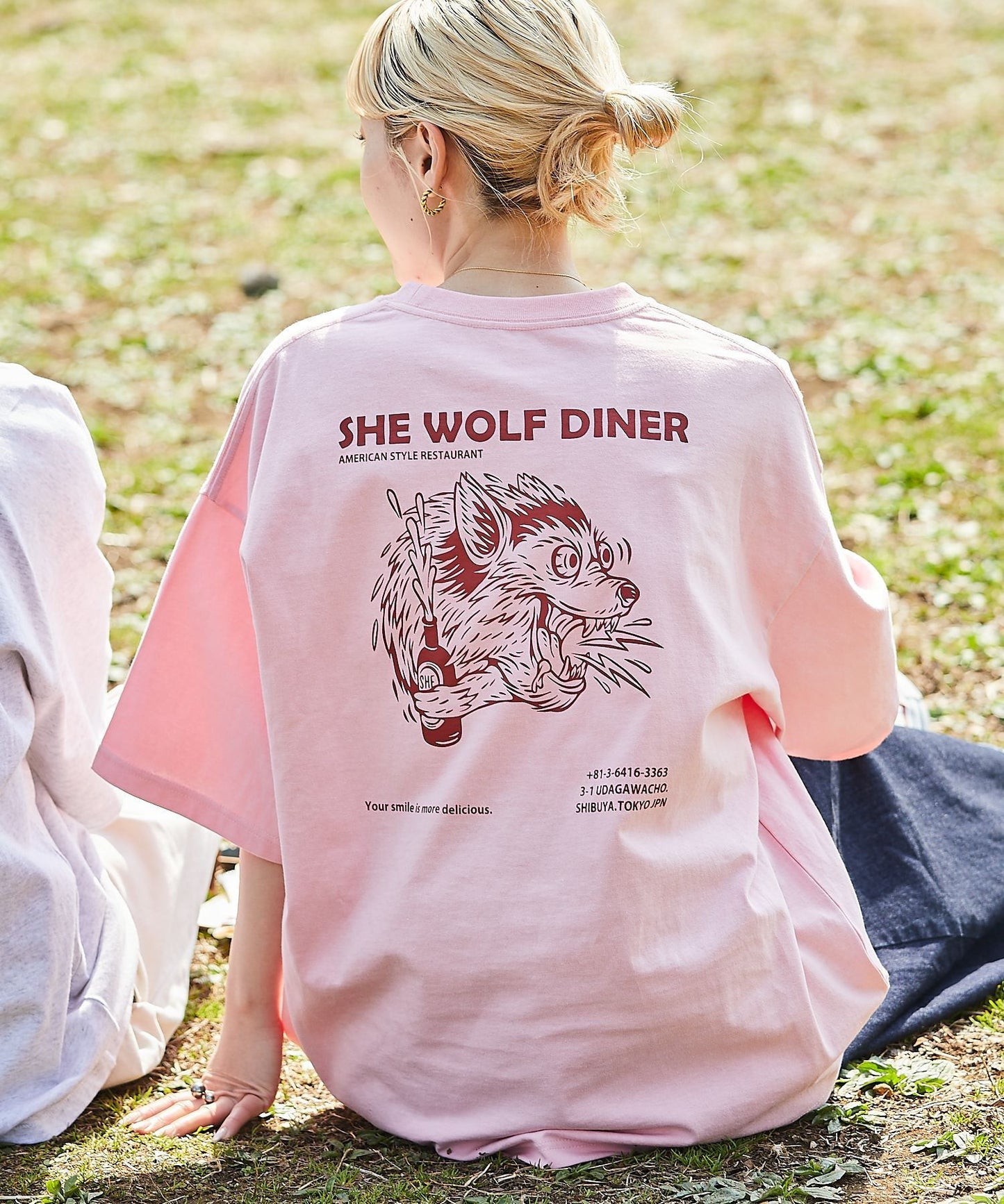 SHE WOLF DINER × FREAK'S STORE 別注版tee