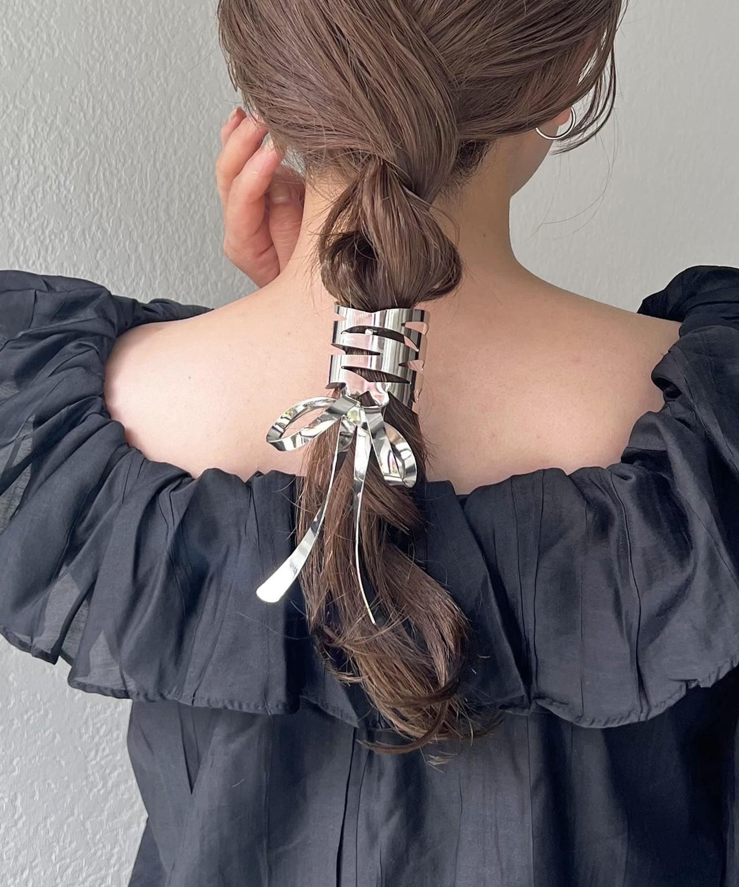 Metal ribbon hair clip