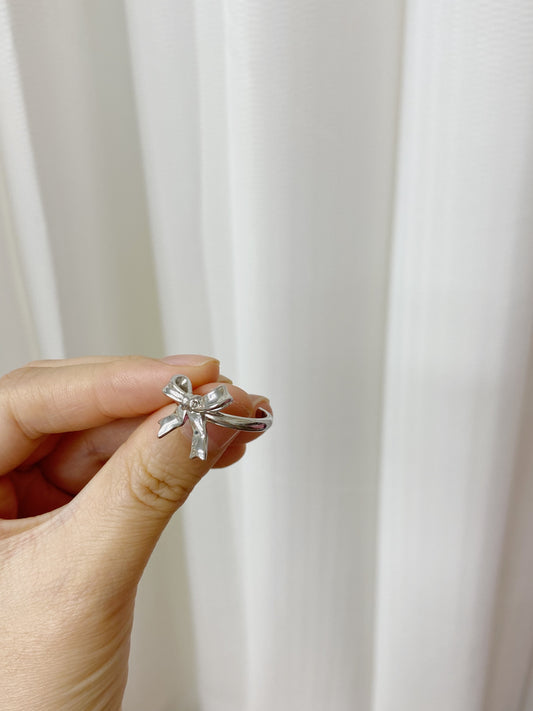 KR ribbon shiny ring