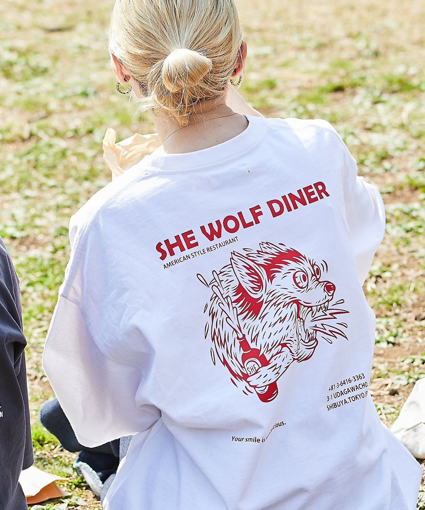 SHE WOLF DINER × FREAK'S STORE 別注版tee